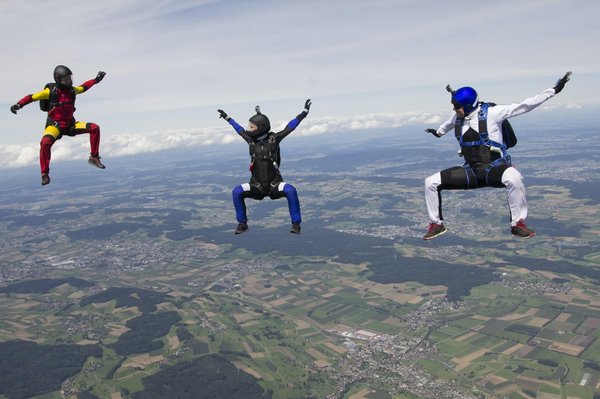 Pourquoi devez-vous essayer le saut en parachute ?